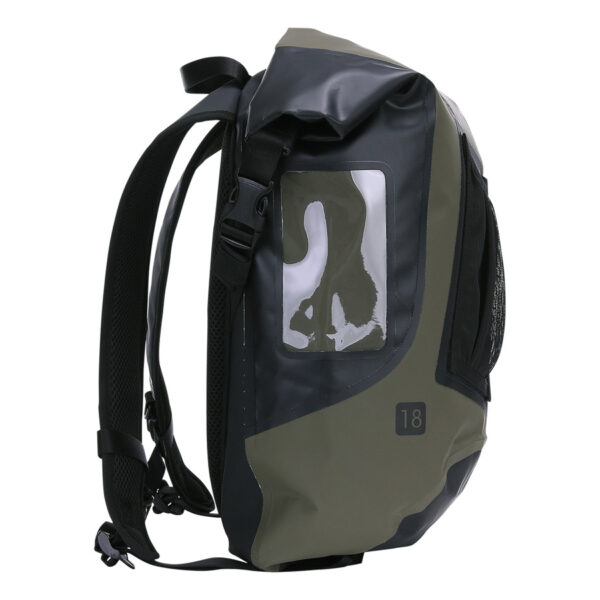 351741 TF 2215 Yukon Drybag 18L6 <big>De TF-2215 Yukon drybag Groen is een waterdichte rugzak speciaal ontworpen voor uitdagende outdoor activiteiten waarbij water een rol speelt. De tas heeft een compact ontwerp en draagt comfortabel dankzij de gepolsterde rugpadding en ergonomische schouderriemen.</big> Geschikt als daypack voor alledaags gebruik of voor outdoor activiteiten als skiën/snowboarden, kanotochten, wandeltochten etc. De inhoud van de tas blijft droog dankzij het waterdichte pvc-materiaal met gesealde naden en het functionele sluitsysteem. <strong>Eigenschappen:</strong> <ul> <li><big>Gepolsterde rugpadding met schuimvulling</big></li> <li><big>Ergonomische schouderriemen met schuimvulling</big></li> <li><big>Verstelbare sternum strap met reflecterend logo</big></li> <li><big>Mesh drinkfles vak voorzijde</big></li> <li><big>Verstelbare straps voorzien van ITW buckles</big></li> <li><big>Transparant identificatie vakje (ID/Skipas etc.)</big></li> <li><big>Handig sluitsysteem om de tas waterdicht te maken</big></li> </ul> <big><strong>Afmetingen:</strong> 42 x 26 x 17cm (gesloten rugzak) <strong>Inhoud:</strong> 18 liter</big> <big><strong>Waterdichtheid:</strong> Bestand tegen spatwater en kortstondig onderdompelen. Geschikt voor outdoor activiteiten als Motorrijden, Kajakken, Raften, Varen, Wandelen, Kamperen, Vissen, Wintersport, Kanoën etc.</big> <strong>Sluitsysteem:</strong> Om een goede waterdichtheid te verzekeren: Sluit de opening van de tas en rol deze 2 tot 3 keer om, bevestig hierna de buckle sluiting. <strong><em>Let op! Het is niet de bedoeling dat de tas met opzet onderwater wordt gehouden. Niet geschikt om mee te duiken etc.</em></strong> <table class="table table-striped"> <tbody> <tr> <td>Materiaal</td> <td>100% PVC / 100% nylon webbing</td> </tr> </tbody> </table> https://youtu.be/S2xPhELOmUs