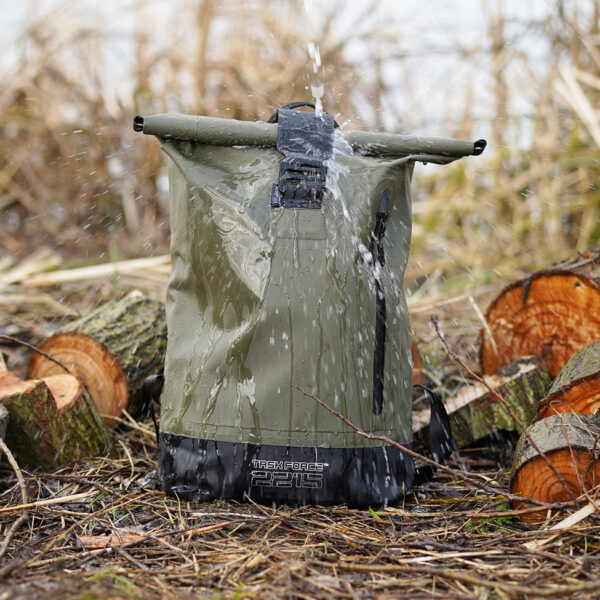 351743 TF 2215 Urban Creek Drybag 18L1 <strong>TF-2215 Urban Creek Drybag 18L – Waterdichte Rugtas met Stijl</strong> De <strong>TF-2215 Urban Creek Drybag 18L</strong> is de perfecte combinatie van functionaliteit, duurzaamheid en stijl. Deze trendy <strong>urban style rugtas</strong> is ideaal voor regenachtige dagen en outdooractiviteiten waarbij water een rol speelt. Dankzij het <strong>waterdichte PVC-materiaal</strong>, de <strong>gesealde naden</strong> en het innovatieve <strong>sluitsysteem</strong>, blijft de inhoud van je tas droog, zelfs in de meest uitdagende omstandigheden. <table class="table table-striped"> <tbody> <tr> <td>Materiaal</td> <td>100% PVC / 100% nylon webbing</td> </tr> </tbody> </table> https://youtu.be/S2xPhELOmUs
