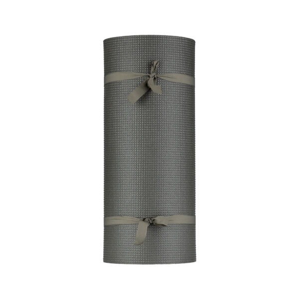 313237 Slaapmat M 90 18MM1 Comfortabele slaapmat groen voor camping, hiking en trekking. Gemakkelijk te hanteren en mee te nemen. De slaapmat heeft een isolerende werking, is waterafstotend en werkt schok dempend. Biedt bescherming tegen de koude, natte grond terwijl je slaapt. <strong>Kenmerken:</strong> <ul> <li>1 persoons mat</li> <li>Lichtgewicht schuimmat gemaakt van “EVA” (Ethyleen Vinyl Acetaat)</li> <li>Compact mee te nemen</li> <li>Kleurtint: groen</li> <li>Gewicht: 880 gram</li> <li>Breedte: 51,5 cm</li> <li>Dikte: 18 mm</li> <li>Lengte: 186,5 cm</li> </ul>