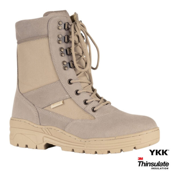 231172 Pr. sniper boots with YKK zipper21 Sniper Schoenen: De Ultieme Keuze voor Professionals die Hoge Prestaties eisen Als u op zoek bent naar een schoen die is ontworpen om te presteren in de meest veeleisende omgevingen, dan zijn de Sniper schoenen de perfecte keuze voor u. Deze schoenen zijn speciaal ontworpen voor professionals die heavy duty, outdoor activiteiten uitvoeren, zoals militairen, politieagenten en jagers. De Sniper schoenen zijn gemaakt van hoogwaardige materialen, met een bovenmateriaal dat voor 75% bestaat uit buffalo leer en voor 25% uit nylon. Dit zorgt voor een duurzame en sterke schoen die bestand is tegen slijtage en schade. Deze schoenen zijn uitgerust met een ademende KBTex voering en een Thinsulate voering, die zorgen voor warmte en comfort tijdens koude temperaturen. De versterkte neus beschermt uw voeten tegen mogelijke gevaren, terwijl de uitneembare binnenzool ervoor zorgt dat de schoen perfect past bij uw voet. De volledig opgevulde kraag van de schoen biedt extra comfort en bescherming tegen schuren en wrijving, terwijl de anti-slip en oliebestendige zool zorgt voor een veilige en stabiele grip op elke ondergrond. Als u op zoek bent naar een lichtgewicht en duurzame schoen die is ontworpen om te presteren in de meest veeleisende omgevingen, dan zijn de Sniper schoenen de ideale keuze voor u. Of u nu gaat jagen in het bos of een speciale missie uitvoert, deze schoenen zullen u niet teleurstellen. <div><strong>Twijfel je over de maat, bestel dan één maatje groter. De schoenen vallen wat kleiner uit.</strong></div>