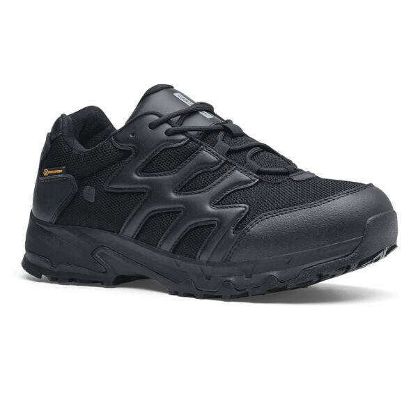 231300 SFC Carrig Low Shoes3 De Carrig Low is een onmisbare schoen tijdens lange diensturen en tactische activiteiten, zoals hikes, trektochten en militaire activiteiten. Deze schoen is ook ideaal voor de politie en beveiligingssector dankzij de unieke antislip zool waar SFC bekend om staat. De EVA-middenzool zorgt voor een perfecte demping en comfort, zodat je lang op deze schoenen kunt staan en lopen. De Carrig Low is voorzien van een uitneembare dempende binnenzool en een gepatenteerde EVA-tussenzool voor nog meer comfort en demping. Deze metaalvrije schoen heeft een warmte- en koude-isolatie en een Spillguard, waardoor de schoen beschermd is tegen chemicaliën en vloeistoffen. De duurzame waterproof combinatie van mesh en leder maken deze schoen ideaal voor alle weersomstandigheden. De SFC anti-slip zool met TripGuard zorgt voor optimale grip op snel wisselende ondergronden. De Carrig Low is CE gecertificeerd volgens EN ISO 20347:2012 standaarden en voldoet aan de eisen voor SRC CI HI ESD. Kijk op onze spec/tech sheet voor meer informatie. Kortom, de Carrig Low is de ideale uniformschoen voor iedereen die comfort, demping en grip nodig heeft tijdens lange diensten en tactische activiteiten. <a title="Maattabel" href="https://dump.dev.newagents.nl/wp-content/uploads/2023/01/231300-SFC-Carrig-Low-Shoes22.pdf" target="_blank" rel="noopener noreferrer"><button><span style="color: #ef471f; font-size: medium;"><strong>Spec/Tech sheet</strong></span></button></a>