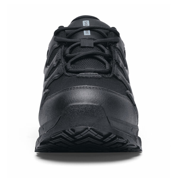 231300 SFC Carrig Low Shoes5 De Carrig Low is een onmisbare schoen tijdens lange diensturen en tactische activiteiten, zoals hikes, trektochten en militaire activiteiten. Deze schoen is ook ideaal voor de politie en beveiligingssector dankzij de unieke antislip zool waar SFC bekend om staat. De EVA-middenzool zorgt voor een perfecte demping en comfort, zodat je lang op deze schoenen kunt staan en lopen. De Carrig Low is voorzien van een uitneembare dempende binnenzool en een gepatenteerde EVA-tussenzool voor nog meer comfort en demping. Deze metaalvrije schoen heeft een warmte- en koude-isolatie en een Spillguard, waardoor de schoen beschermd is tegen chemicaliën en vloeistoffen. De duurzame waterproof combinatie van mesh en leder maken deze schoen ideaal voor alle weersomstandigheden. De SFC anti-slip zool met TripGuard zorgt voor optimale grip op snel wisselende ondergronden. De Carrig Low is CE gecertificeerd volgens EN ISO 20347:2012 standaarden en voldoet aan de eisen voor SRC CI HI ESD. Kijk op onze spec/tech sheet voor meer informatie. Kortom, de Carrig Low is de ideale uniformschoen voor iedereen die comfort, demping en grip nodig heeft tijdens lange diensten en tactische activiteiten. <a title="Maattabel" href="https://dump.dev.newagents.nl/wp-content/uploads/2023/01/231300-SFC-Carrig-Low-Shoes22.pdf" target="_blank" rel="noopener noreferrer"><button><span style="color: #ef471f; font-size: medium;"><strong>Spec/Tech sheet</strong></span></button></a>