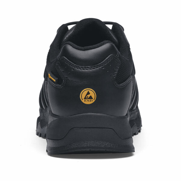 231300 SFC Carrig Low Shoes6 De Carrig Low is een onmisbare schoen tijdens lange diensturen en tactische activiteiten, zoals hikes, trektochten en militaire activiteiten. Deze schoen is ook ideaal voor de politie en beveiligingssector dankzij de unieke antislip zool waar SFC bekend om staat. De EVA-middenzool zorgt voor een perfecte demping en comfort, zodat je lang op deze schoenen kunt staan en lopen. De Carrig Low is voorzien van een uitneembare dempende binnenzool en een gepatenteerde EVA-tussenzool voor nog meer comfort en demping. Deze metaalvrije schoen heeft een warmte- en koude-isolatie en een Spillguard, waardoor de schoen beschermd is tegen chemicaliën en vloeistoffen. De duurzame waterproof combinatie van mesh en leder maken deze schoen ideaal voor alle weersomstandigheden. De SFC anti-slip zool met TripGuard zorgt voor optimale grip op snel wisselende ondergronden. De Carrig Low is CE gecertificeerd volgens EN ISO 20347:2012 standaarden en voldoet aan de eisen voor SRC CI HI ESD. Kijk op onze spec/tech sheet voor meer informatie. Kortom, de Carrig Low is de ideale uniformschoen voor iedereen die comfort, demping en grip nodig heeft tijdens lange diensten en tactische activiteiten. <a title="Maattabel" href="https://dump.dev.newagents.nl/wp-content/uploads/2023/01/231300-SFC-Carrig-Low-Shoes22.pdf" target="_blank" rel="noopener noreferrer"><button><span style="color: #ef471f; font-size: medium;"><strong>Spec/Tech sheet</strong></span></button></a>