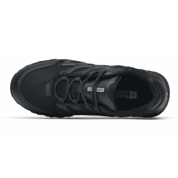 231300 SFC Carrig Low Shoes7 De Carrig Low is een onmisbare schoen tijdens lange diensturen en tactische activiteiten, zoals hikes, trektochten en militaire activiteiten. Deze schoen is ook ideaal voor de politie en beveiligingssector dankzij de unieke antislip zool waar SFC bekend om staat. De EVA-middenzool zorgt voor een perfecte demping en comfort, zodat je lang op deze schoenen kunt staan en lopen. De Carrig Low is voorzien van een uitneembare dempende binnenzool en een gepatenteerde EVA-tussenzool voor nog meer comfort en demping. Deze metaalvrije schoen heeft een warmte- en koude-isolatie en een Spillguard, waardoor de schoen beschermd is tegen chemicaliën en vloeistoffen. De duurzame waterproof combinatie van mesh en leder maken deze schoen ideaal voor alle weersomstandigheden. De SFC anti-slip zool met TripGuard zorgt voor optimale grip op snel wisselende ondergronden. De Carrig Low is CE gecertificeerd volgens EN ISO 20347:2012 standaarden en voldoet aan de eisen voor SRC CI HI ESD. Kijk op onze spec/tech sheet voor meer informatie. Kortom, de Carrig Low is de ideale uniformschoen voor iedereen die comfort, demping en grip nodig heeft tijdens lange diensten en tactische activiteiten. <a title="Maattabel" href="https://dump.dev.newagents.nl/wp-content/uploads/2023/01/231300-SFC-Carrig-Low-Shoes22.pdf" target="_blank" rel="noopener noreferrer"><button><span style="color: #ef471f; font-size: medium;"><strong>Spec/Tech sheet</strong></span></button></a>