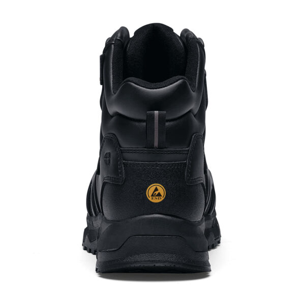 231301 SFC Carrig Mid Boots6 Goede schoenen zijn essentieel voor lange diensturen en tactische activiteiten, zoals hikes, trektochten, militaire operaties, politiewerk en beveiligingswerk. De Carrig Mid is een multifunctionele tactical/outdoor schoen die geschikt is voor meerdere werkvelden en biedt veel comfort dankzij de EVA-middenzool die perfecte demping biedt. De Carrig Mid heeft een unieke antislip zool waar SFC bekend om staat, met een groot oppervlak dat zorgt voor een betere slipweerstand op verschillende ondergronden. De gepatenteerde EVA tussenzool biedt een unieke demping bij het lopen en staan, en maakt de schoenen geschikt voor langdurig gebruik. Belangrijke kenmerken van de Carrig Mid zijn de uitneembare dempende binnenzool, de metaalvrije constructie, de warmte- en koude-isolatie, de Spillguard-technologie die de schoen beschermt tegen chemicaliën en vloeistoffen, en de SFC anti-slip zool met TripGuard-technologie die optimale grip biedt op snel wisselende ondergronden. De duurzame combinatie van mesh en leder maakt de schoen waterdicht. De Carrig Mid is CE-gecertificeerd volgens EN ISO 20347:2012 standaarden en is daarmee een ideale uniformschoen voor verschillende werkvelden. Raadpleeg de spec/tech sheet voor meer informatie. <a title="Maattabel" href="https://dump.dev.newagents.nl/wp-content/uploads/2023/01/231301-SFC-Carrig-Mid-Boots22.pdf" target="_blank" rel="noopener noreferrer"><button><span style="color: #ef471f; font-size: medium;"><strong>Spec/Tech sheet</strong></span></button></a>