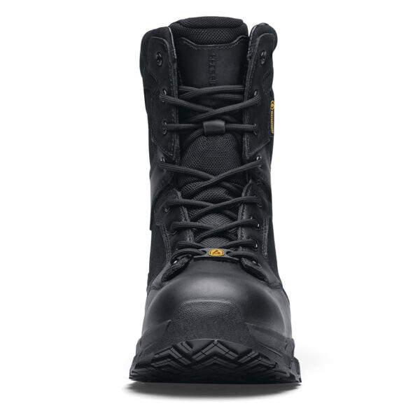 231303 SFC Defense High Tactical boots O2 ESD5 Goede schoenen zijn cruciaal voor comfort tijdens lange diensturen en tactische activiteiten. De Defense High is een veelzijdige Tactical schoen die geschikt is voor verschillende werkgebieden, zoals defensie tijdens militaire activiteiten, bij de politie, tijdens outdoortrips en in de securitysector. Deze schoen brengt veel comfort dankzij de EVA-middenzool, die zorgt voor perfecte demping. De unieke antislipzool van SFC staat bekend om zijn grip op verschillende ondergronden. Bovendien is de schoen waterdicht en ontworpen om water af te stoten, zodat je voeten droog blijven in alle omstandigheden. De Defense High heeft een ritssluiting om de schoen gemakkelijk aan en uit te trekken en een uitneembare dempende binnenzool. De SFC antislip buitenzool met tripguard zorgt voor optimale grip op snel wisselende ondergronden en de EVA-tussenzool biedt extra comfortabele demping. Deze schoenen zijn geschikt voor zowel mannen als vrouwen en bieden ook ESD-bescherming. Dit betekent dat de schoenen statische elektrische lading voorkomen door snelle ontlading van statische elektriciteit. De lage weerstand van de schoenen zorgt ervoor dat de drager zichzelf niet (op)laadt, waardoor hij/zij zichzelf en omliggende apparatuur beschermt. De Defense High is CE-gecertificeerd O2 SRC volgens EN ISO 20347:2012 normen en voldoet aan alle vereisten voor professionele werkschoenen. Voor meer informatie over de specificaties en technische details van deze schoen, raadpleeg de spec/tech sheet. <a title="Maattabel" href="https://dump.dev.newagents.nl/wp-content/uploads/2023/01/231303-SFC-Defense-High-Tactical-boots-O2-ESD-spec-tech-sheet.pdf" target="_blank" rel="noopener noreferrer"><button><span style="color: #ef471f; font-size: medium;"><strong>Spec/Tech sheet</strong></span></button></a> <a title="Maattabel" href="https://dump.dev.newagents.nl/wp-content/uploads/2023/01/231303-SFC-Defense-High-Tactical-boots-O2-ESD-CE-certificaat.pdf" target="_blank" rel="noopener noreferrer"><button><span style="color: #ef471f; font-size: medium;"><strong>CE-Certificaat</strong></span></button></a>
