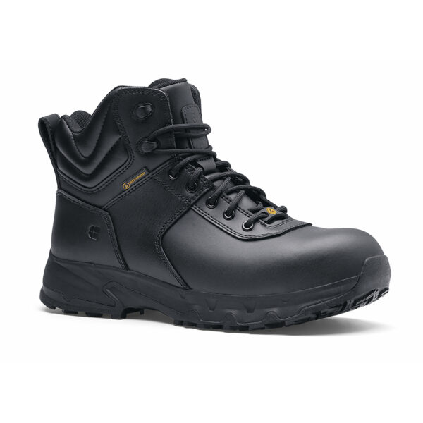 231305 SFC Guard Mid Safety Boots S34 De Guard Mid veiligheidsschoen is een must-have voor lange diensturen en beveiligingsactiviteiten. Deze S3 veiligheidsschoen is geschikt voor diverse werkterreinen, zoals de beveiligingssector, magazijnwerk, transportsector en bouw. De schoen biedt veel comfort dankzij de EVA-middenzool die zorgt voor perfecte demping en een unieke antislipzool voor betere slipweerstand. De schoenen hebben een ritsluiting voor gemakkelijk aan- en uittrekken en zijn waterdicht ontworpen om uw voeten droog te houden. Ze zijn uitgerust met een uitneembare dempende binnenzool en hebben een SFC antislip buitenzool met Tripguard, wat het mogelijk maakt om gemakkelijk te bewegen op verschillende oppervlakken. De schoenen zijn geschikt voor zowel mannen als vrouwen en zijn ESD (Electro Static Discharge) gecertificeerd. De schoenen voorkomen statische elektrische lading door snelle ontlading van statische elektriciteit. Door de lage weerstand van de schoenen zal de drager zichzelf niet (op)laden. Dit beschermt jezelf en omliggende apparatuur. De schoenen zijn CE-gecertificeerd volgens EN ISO 20345:2011 S3 SRC ESD normen. Raadpleeg de spec/tech sheet voor meer informatie. <a title="Maattabel" href="https://dump.dev.newagents.nl/wp-content/uploads/2023/01/231305-SFC-Guard-Mid-Safety-Boots-S3-spec-tech-sheet.pdf" target="_blank" rel="noopener noreferrer"><button><span style="color: #ef471f; font-size: medium;"><strong>Spec/Tech sheet</strong></span></button></a> <a title="Maattabel" href="https://dump.dev.newagents.nl/wp-content/uploads/2023/01/231305-SFC-Guard-Mid-Safety-Boots-S3-CE-certificaat.pdf" target="_blank" rel="noopener noreferrer"><button><span style="color: #ef471f; font-size: medium;"><strong>CE-Certificaat</strong></span></button></a>