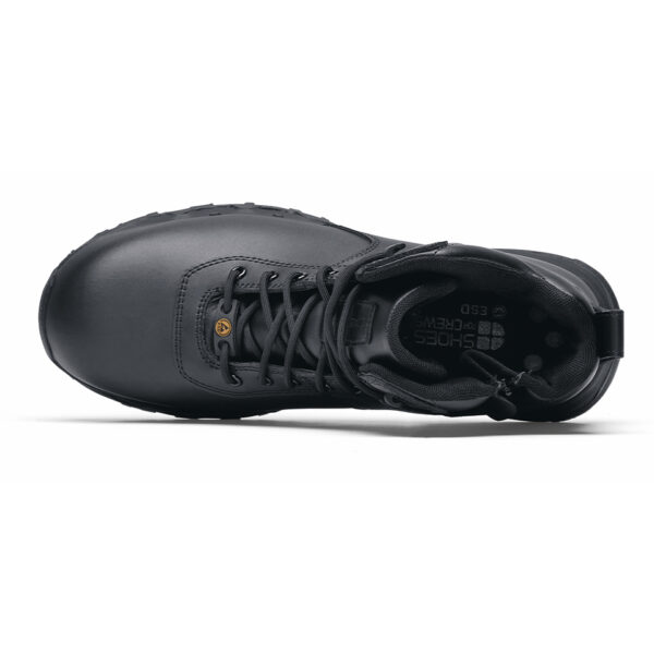 231305 SFC Guard Mid Safety Boots S38 De Guard Mid veiligheidsschoen is een must-have voor lange diensturen en beveiligingsactiviteiten. Deze S3 veiligheidsschoen is geschikt voor diverse werkterreinen, zoals de beveiligingssector, magazijnwerk, transportsector en bouw. De schoen biedt veel comfort dankzij de EVA-middenzool die zorgt voor perfecte demping en een unieke antislipzool voor betere slipweerstand. De schoenen hebben een ritsluiting voor gemakkelijk aan- en uittrekken en zijn waterdicht ontworpen om uw voeten droog te houden. Ze zijn uitgerust met een uitneembare dempende binnenzool en hebben een SFC antislip buitenzool met Tripguard, wat het mogelijk maakt om gemakkelijk te bewegen op verschillende oppervlakken. De schoenen zijn geschikt voor zowel mannen als vrouwen en zijn ESD (Electro Static Discharge) gecertificeerd. De schoenen voorkomen statische elektrische lading door snelle ontlading van statische elektriciteit. Door de lage weerstand van de schoenen zal de drager zichzelf niet (op)laden. Dit beschermt jezelf en omliggende apparatuur. De schoenen zijn CE-gecertificeerd volgens EN ISO 20345:2011 S3 SRC ESD normen. Raadpleeg de spec/tech sheet voor meer informatie. <a title="Maattabel" href="https://dump.dev.newagents.nl/wp-content/uploads/2023/01/231305-SFC-Guard-Mid-Safety-Boots-S3-spec-tech-sheet.pdf" target="_blank" rel="noopener noreferrer"><button><span style="color: #ef471f; font-size: medium;"><strong>Spec/Tech sheet</strong></span></button></a> <a title="Maattabel" href="https://dump.dev.newagents.nl/wp-content/uploads/2023/01/231305-SFC-Guard-Mid-Safety-Boots-S3-CE-certificaat.pdf" target="_blank" rel="noopener noreferrer"><button><span style="color: #ef471f; font-size: medium;"><strong>CE-Certificaat</strong></span></button></a>