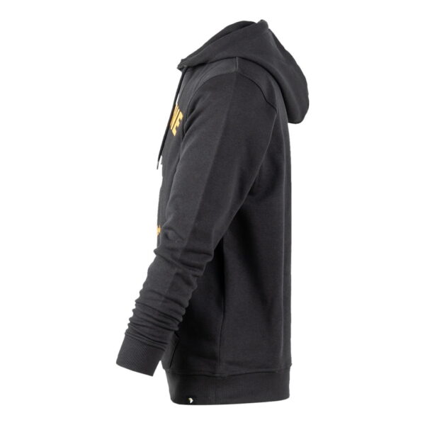 131387 Hoodie 101st Airborne Eagle10 <big>Comfortabele hoodie Dark Grey gemaakt van 60% katoen en 40% polyester. Deze hoodie is een basic item wat zowel door mannen als vrouwen kan worden gedragen. De hoodie kan gedragen worden voor als werktrui maar ook casual op een spijkerbroek.</big> <big>De hoodie is voorzien van een screaming eagle print. De screaming eagle is bekend van de 101st Airborne Divisie. Deze infanteriedivisie van het Amerikaanse leger is ingezet bij de Tweede Wereldoorlog, de Vietnam- oorlog en de oorlogen van Irak en Afghanistan</big> <big><strong>Kenmerken:</strong></big> <ul> <li><big>Aangename stevige stof en met zachte opgeruwde binnenkant</big></li> <li><big>​Capuchon met koord</big></li> <li><big>​Opgenaaide kangoeroezak voorop</big></li> <li><big>Stofdikte 320 g/m²</big></li> </ul>