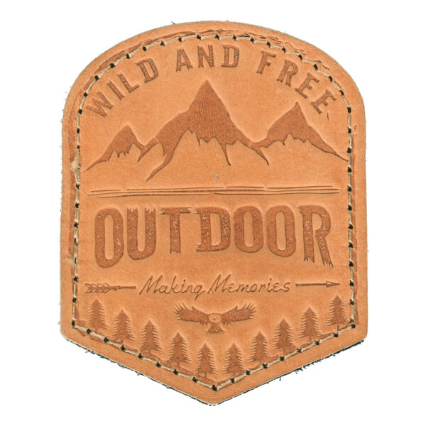 448100 12002 Embleem leer Outdoor 15080 <big>Lederen patch met outdoor print. Het embleem is voorzien van klittenband, makkelijk om te bevestigen op bijvoorbeeld een jas of tas. Het embleem geeft een stoere look en zal jouw artikel een mooie uitstraling geven.</big> <big><strong>Kenmerken:</strong></big> <ul> <li><big>Gestanst logo</big></li> <li><big>Achterkant voorzien van klittenband</big></li> <li><big>Randen van het embleem worden afgewerkt met een gestikte rand.</big></li> </ul>