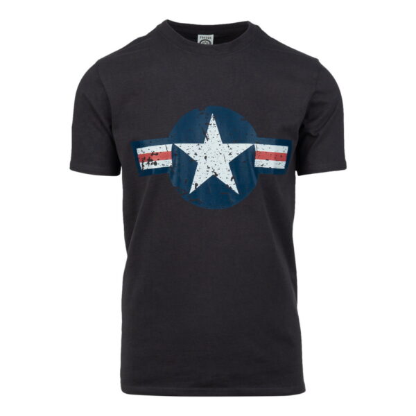 133504 T shirt WW II grijs Upgrade je garderobe met ons T-shirt WW-II Dark Grey van 100% katoen. Het authentieke ontwerp met het oude USAF logo maakt dit shirt uniek en stijlvol. Gemaakt van hoogwaardig katoen, biedt het shirt niet alleen comfort, maar ook duurzaamheid. Of je nu een liefhebber bent van militaire geschiedenis of gewoon een opvallend fashion statement wilt maken, dit T-shirt is een must-have. Bestel nu bij DeDump.nl en geef je look een krachtige uitstraling met dit prachtige T-shirt WW-II van 100% katoen met bedrukt USAF logo. <a title="Maattabel" href="https://dump.dev.newagents.nl/wp-content/uploads/2024/01/133504-T-shirt-WW-II-maattabel.pdf" target="_blank" rel="noopener noreferrer"><button><span style="color: #ef471f; font-size: medium;"><strong>Maattabel</strong></span></button></a>