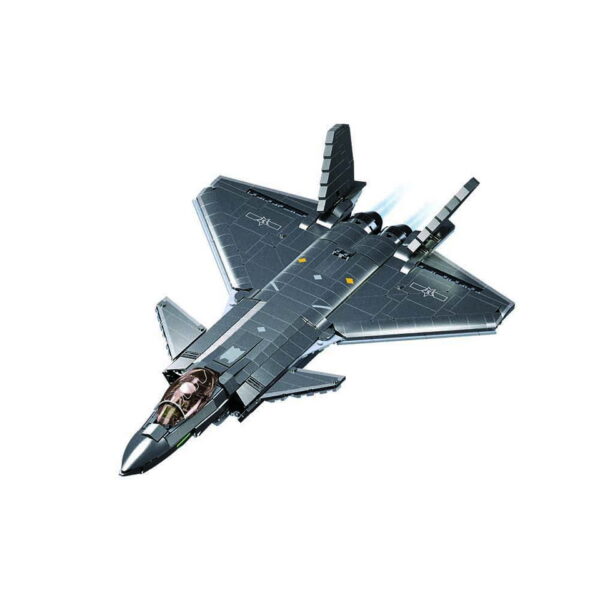 413344 Sluban J20SS Stealth Aircraft M Coat. Vers. M38 B1187 16136 De Sluban J20SS Stealth Aircraft M Coat Vers. M38-B1187 #16136 is een waar kunstwerk voor liefhebbers van geavanceerde luchtmachttechnologie en creatieve bouwkunst. Sluban staat bekend om zijn hoogwaardige bouwsets met militaire thema's, en deze set is een meesterwerk. Met in totaal 953 bouwstenen en 1 minifiguur biedt deze set niet alleen een boeiende bouwervaring, maar ook een kans om een van 's werelds meest geavanceerde stealth-vliegtuigen te creëren. Het resultaat is een verbluffende J20SS Stealth Aircraft, klaar om de lucht in te gaan voor spannende militaire missies. Een van de voordelen van Sluban is de compatibiliteit van hun bouwstenen met andere grote bouwsteenmerken, waardoor je de vrijheid hebt om sets te combineren en je eigen militaire wereld te bouwen. De doosafmetingen zijn 38 x 33 x 14,5 cm, en de moeilijkheidsgraad wordt als gemiddeld beoordeeld, geschikt voor bouwers vanaf 12 jaar en ouder. Of je nu een doorgewinterde bouwer bent of gewoon op zoek bent naar een uitdagende bouwervaring, de Sluban J20SS Stealth Aircraft M Coat biedt een ongeëvenaarde combinatie van creativiteit en militaire precisie. Laat je verbeelding de vrije loop en maak deel uit van de luchtvaartgeschiedenis met Sluban. <strong>Inhoud set:</strong> Aantal minifiguren: 1 Aantal blokjes: 953 Doosafmeting (BxHxD): 38 x 33 x 14,5 cm Moeilijkheidsgraad: gemiddeld (vanaf 12 jaar)