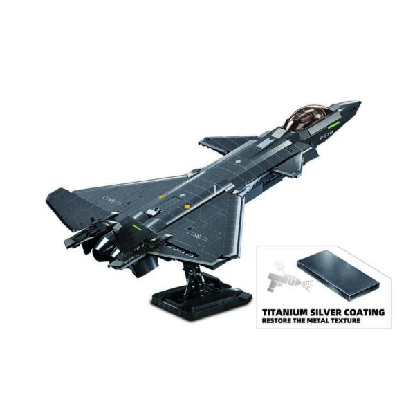 413344 Sluban J20SS Stealth Aircraft M Coat. Vers. M38 B1187 161362 De Sluban J20SS Stealth Aircraft M Coat Vers. M38-B1187 #16136 is een waar kunstwerk voor liefhebbers van geavanceerde luchtmachttechnologie en creatieve bouwkunst. Sluban staat bekend om zijn hoogwaardige bouwsets met militaire thema's, en deze set is een meesterwerk. Met in totaal 953 bouwstenen en 1 minifiguur biedt deze set niet alleen een boeiende bouwervaring, maar ook een kans om een van 's werelds meest geavanceerde stealth-vliegtuigen te creëren. Het resultaat is een verbluffende J20SS Stealth Aircraft, klaar om de lucht in te gaan voor spannende militaire missies. Een van de voordelen van Sluban is de compatibiliteit van hun bouwstenen met andere grote bouwsteenmerken, waardoor je de vrijheid hebt om sets te combineren en je eigen militaire wereld te bouwen. De doosafmetingen zijn 38 x 33 x 14,5 cm, en de moeilijkheidsgraad wordt als gemiddeld beoordeeld, geschikt voor bouwers vanaf 12 jaar en ouder. Of je nu een doorgewinterde bouwer bent of gewoon op zoek bent naar een uitdagende bouwervaring, de Sluban J20SS Stealth Aircraft M Coat biedt een ongeëvenaarde combinatie van creativiteit en militaire precisie. Laat je verbeelding de vrije loop en maak deel uit van de luchtvaartgeschiedenis met Sluban. <strong>Inhoud set:</strong> Aantal minifiguren: 1 Aantal blokjes: 953 Doosafmeting (BxHxD): 38 x 33 x 14,5 cm Moeilijkheidsgraad: gemiddeld (vanaf 12 jaar)