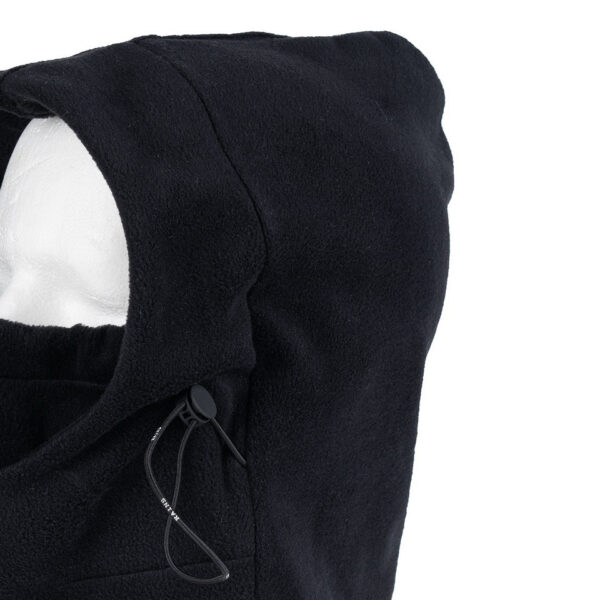 Bivakmuts fleece polar4 De Fleece Polar Bivakmuts is jouw partner in de strijd tegen winterse kou en barre weersomstandigheden. Of je nu wandelt, skiët of gewoon geniet van de winterse buitenlucht, deze bivakmuts biedt ultieme warmte en bescherming. Het geheim achter deze bivakmuts is de fleece stof. Fleece staat bekend om zijn warmte, lichtheid en vochtafvoerende eigenschappen, waardoor je droog en comfortabel blijft, zelfs tijdens intensieve activiteiten. Deze bivakmuts is ontworpen om je hoofd, nek en gezicht te bedekken, waardoor je volledige bescherming hebt tegen de elementen. De verstelbare pasvorm zorgt voor comfort, zelfs tijdens de meest veeleisende avonturen. Dankzij het lichte ontwerp kun je deze bivakmuts gemakkelijk meenemen in je rugzak of tas, zodat je altijd bent voorbereid op veranderende weersomstandigheden. Kies voor warmte en comfort met de Fleece Polar Bivakmuts en geniet van het winterse buitenleven zonder zorgen over de kou. <table class="table table-striped"> <tbody> <tr> <td>✔</td> <td>Kleur: groen</td> </tr> <tr> <td>✔</td> <td>Materiaal: 100% polyester</td> </tr> </tbody> </table>