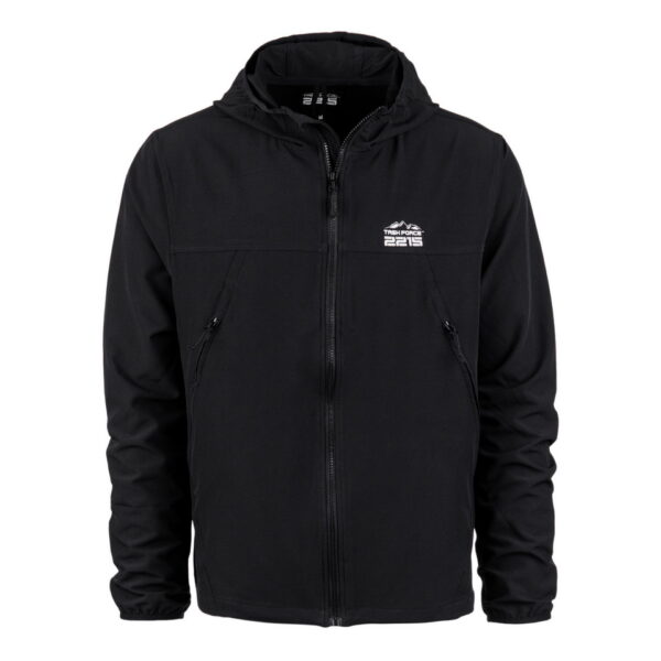 129875 TF 2215 Softshell Trail Jacket28 De TF-2215 Softshell Trail Jacket is een must-have voor iedereen met een actieve levensstijl en een liefde voor het buitenleven. Of je nu gaat wandelen, reizen, fietsen of gewoon geniet van de natuur, deze softshell jas biedt de perfecte combinatie van comfort, duurzaamheid en functionaliteit. Kenmerken: <ul> <li>Kwalitatieve SAB ritssluiting: De jas is voorzien van een hoogwaardige ritssluiting voor duurzaamheid en soepele werking.</li> <li>Capuchon met elastische sluiting: De verstelbare capuchon biedt bescherming tegen de elementen en kan strakker worden getrokken voor extra warmte en comfort.</li> <li>Elastische mouwsluitingen: Houd wind en regen buiten met elastische mouwsluitingen die perfect aansluiten op je polsen.</li> <li>Twee steekzakken met ritssluiting: Handige zakken om je handen warm te houden en om kleine benodigdheden veilig op te bergen.</li> <li>Verstelbaar koord aan de onderzijde: Pas de pasvorm van de jas aan naar wens en houd koude lucht buiten.</li> <li>Binnenzak: Een extra zak aan de binnenkant van de jas voor het veilig opbergen van waardevolle spullen.</li> <li>Gaatjes onder de oksel: Deze openingen zorgen voor ademend vermogen, zodat je comfortabel kunt blijven, zelfs tijdens intensieve activiteiten.</li> </ul> De ademende en waterdichte buitenlaag van de jas beschermt je tegen onverwachte weersomstandigheden en houdt je droog, zelfs in een regenbui. Het is de ideale metgezel voor buitenactiviteiten in alle seizoenen. Kortom, de TF-2215 Softshell Trail Jacket is ontworpen voor avonturiers die graag genieten van de schoonheid van de natuur, zonder concessies te doen aan comfort en bescherming. Kies voor kwaliteit en functionaliteit met deze softshell jas.
