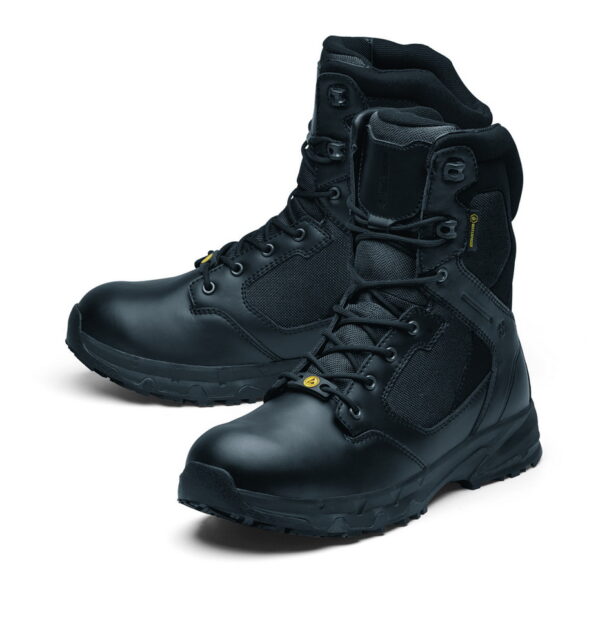 231307 SFC Darver Defense Tactical boots 06 ESD3 De SFC Darver Defense Tactical Boots (O6 ESD) zijn ontworpen voor maximale prestaties in tactische situaties. Met een waterafstotend ontwerp, uitneembare dempende binnenzool en unieke antislip zool, bieden deze boots comfort en bescherming op hoog niveau. Bestel nu voor betrouwbare tactical boots! Raadpleeg de spec/tech sheet voor meer informatie. <a title="Maattabel" href="https://dump.dev.newagents.nl/wp-content/uploads/2024/01/231307-SFC-Darver-Defense-Tactical-boots-06-ESD16.pdf" target="_blank" rel="noopener noreferrer"><button><span style="color: #ef471f; font-size: medium;"><strong>Spec/Tech sheet</strong></span></button></a>