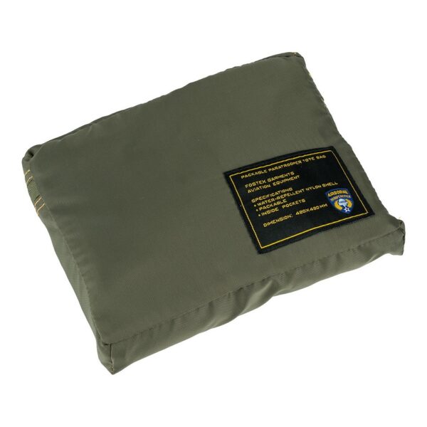 Packable paratrooper draagtas3 De packable paratrooper tote bag is de ideale metgezel voor elke reiziger. Gemaakt van waterdicht 210T nylon en voorzien van handige binnenzakken en een duurzame YKK rits, biedt deze tas ultieme bescherming en gemak in een compact ontwerp.