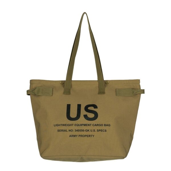 U.S. Equipment cargo tas De U.S. Equipment cargo tas is een veelzijdige metgezel voor dagelijks gebruik, compleet met een handig binnenvak met ritssluiting en een haakje voor extra functionaliteit. Gemaakt van duurzaam polyester, voor stijlvol gemak onderweg.