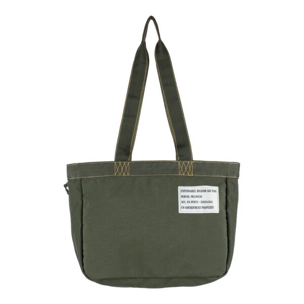 Uitbreidbare Aviator kit tas1 De uitbreidbare Aviator kit tas is de perfecte metgezel voor onderweg. Gemaakt van duurzaam nylon, met handige extra's zoals een binnenvak met ritssluiting en een bovenrits voor volledige sluiting, biedt deze tas ruimte en functionaliteit in een slank ontwerp.