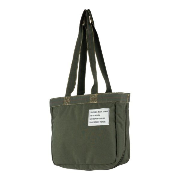 Uitbreidbare Aviator kit tas3 De uitbreidbare Aviator kit tas is de perfecte metgezel voor onderweg. Gemaakt van duurzaam nylon, met handige extra's zoals een binnenvak met ritssluiting en een bovenrits voor volledige sluiting, biedt deze tas ruimte en functionaliteit in een slank ontwerp.