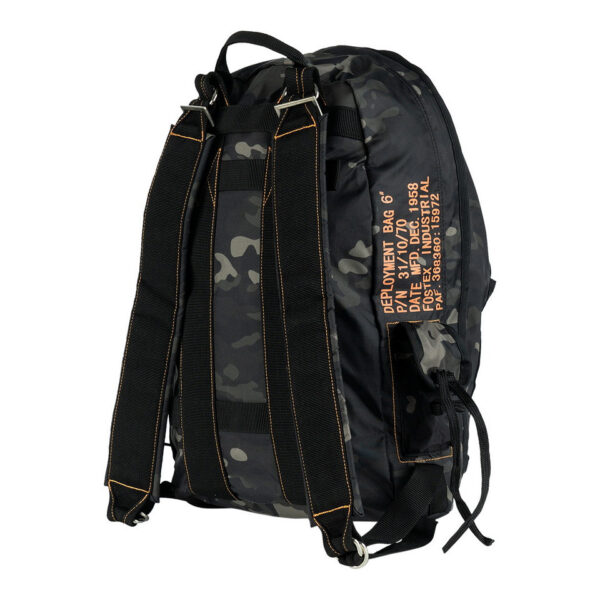 Parachute tas 6 rugtas klein night camo2 De Parachute Tas 6 / Rugtas Klein in Night Camo is een compacte en robuuste tas, ideaal voor avontuurlijke uitstapjes en dagelijks gebruik. Gemaakt van 100% nylon, biedt deze tas duurzaamheid en functionaliteit. Het unieke ontwerp bevat een echte parachutesluiting als decoratief element, wat bijdraagt aan de stoere uitstraling van de tas. De comfortabele, verstelbare draagstraps zorgen voor een perfecte pasvorm, terwijl de diverse parabag materialen de tas een authentieke look geven. &nbsp;