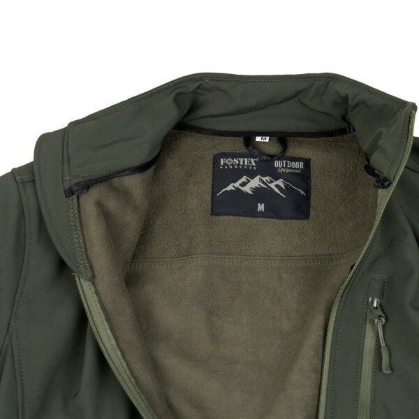 Softshell jack Outdoor6 De Softshell Jack Outdoor is de ideale jas voor diverse outdoor activiteiten zoals wandelen, vissen, survival of gewoon tijdens je vrije tijd. Deze jas is gemaakt van waterbestendig materiaal, wat ervoor zorgt dat je droog blijft in natte omstandigheden. Het ontwerp is speciaal gericht op het behouden van lichaamswarmte terwijl het vocht afvoert, waardoor je comfortabel blijft, ongeacht het weer. De jas is voorzien van een handige borstzak met ritssluiting voor het veilig opbergen van kleine benodigdheden.