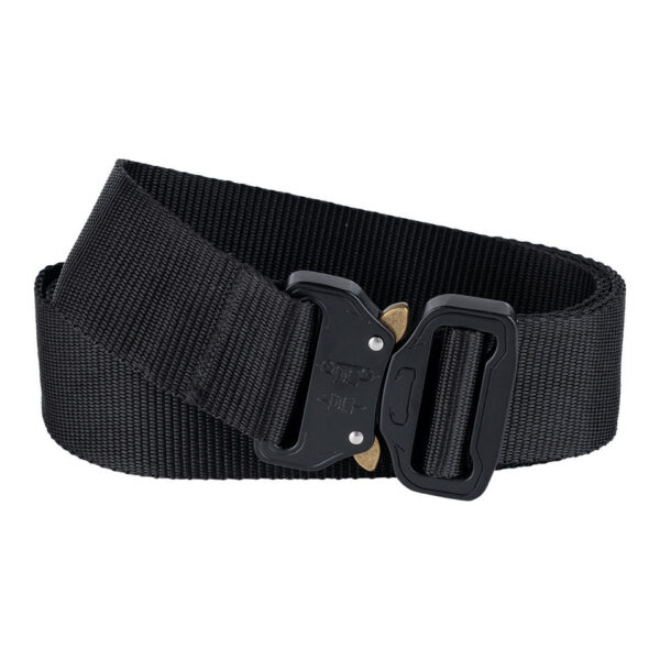 Tactical fast koppel DP2568 De Tactical Fast Koppel DP256 biedt de ultieme combinatie van stijl en functionaliteit. Deze riem is uitgerust met een robuuste metalen sluiting, die niet alleen zorgt voor duurzaamheid maar ook voor veiligheid. Ontworpen voor verschillende tactische toepassingen, is deze koppel ideaal voor militairen, beveiligingspersoneel en outdoorliefhebbers.