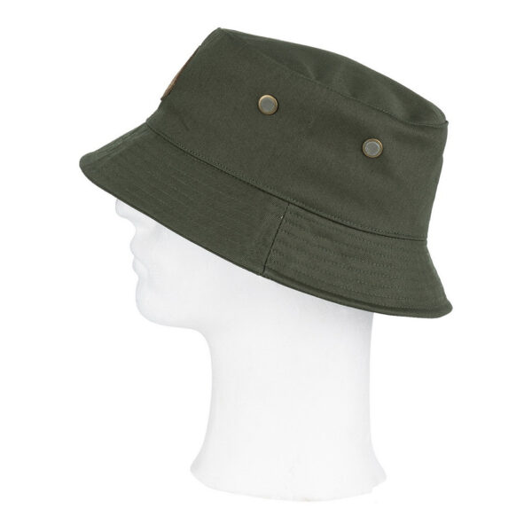 Bucket hat2 Maak kennis met onze lichtgewicht bucket hat, de perfecte metgezel voor elke buitenactiviteit. Gemaakt van 100% katoen, combineert deze hoed duurzaamheid met comfort. Het strakke design en de ventilatie-openingen zorgen voor een stijlvol en ademend hoofddeksel dat je hoofd effectief beschermt tegen de zon. Deze bucket hat is ideaal voor zowel ontspannende wandelingen als avontuurlijke ontdekkingstochten. Het lichte materiaal en het praktische ontwerp maken het een onmisbare accessoire voor iedereen die graag tijd buiten doorbrengt.