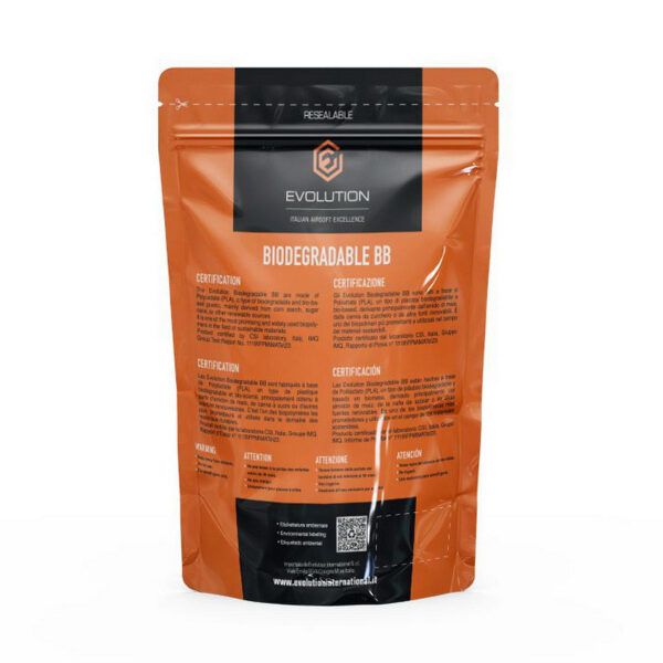 Evolution 020g High Performance BBs Bio 1kg zak1 De Evolution 0,20g High Performance BBs Bio bieden een ongeëvenaarde combinatie van prestaties en milieuvriendelijkheid, speciaal ontworpen voor de veeleisende airsoft-enthousiast. Deze BBs zijn vervaardigd uit PLA, een biologisch afbreekbaar materiaal afkomstig van hernieuwbare plantaardige bronnen, wat zorgt voor een lagere milieu-impact en een duurzamer spel. Met een maat van 5,95 mm en een nauwkeurigheidstolerantie van ±0,01 mm, zijn deze BBs perfect voor gebruik met hoogwaardige airsoft replica's. De gladde, uniforme oppervlakte van de BBs draagt bij aan verbeterde schietnauwkeurigheid en consistentie, terwijl geavanceerde productietechnologie luchtbellen voorkomt, waardoor een perfecte balans wordt gegarandeerd. Deze BBs zijn gecertificeerd in Italië door het CSI-laboratorium van de IMQ-groep, wat hun hoge kwaliteit en veiligheid bevestigt. Dankzij hun biologisch afbreekbare samenstelling breken Evolution BBs gemakkelijk af in composteerbare omgevingen, wat helpt om vervuiling te verminderen. &nbsp;