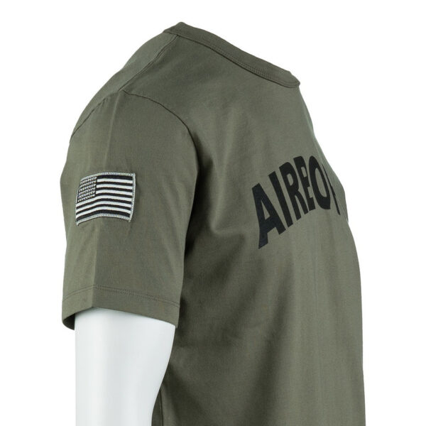 Premium T shirt 101st Airborne1 Het Premium 101st Airborne T-shirt combineert comfort, duurzaamheid en een unieke stijl. Gemaakt van 100% BCI-katoen, voelt dit T-shirt zacht aan en biedt het langdurig draagplezier. Door de garment dye behandeling krijgt het T-shirt een vintage uitstraling, waarbij subtiele kleur- en schaduwvariaties ontstaan. Dit maakt elk shirt uniek en geeft het een authentieke, doorleefde look. Het shirt is bovendien voorzien van geborduurde emblemen op de mouw, wat zorgt voor een stoere, militaire uitstraling met een washed effect. Met een kwaliteit van 240GSM is het T-shirt stevig en perfect voor dagelijks gebruik, terwijl het speciale verfproces zorgt voor een onderscheidend karakter. <a title="Maattabel" href="https://dump.dev.newagents.nl/wp-content/uploads/2024/08/Premium-T-shirt-101st-Airborne-Fostex-maattabel.png" target="_blank" rel="noopener noreferrer"><button><span style="color: #ef471f;font-size: medium"><strong>Maattabel</strong></span></button></a>