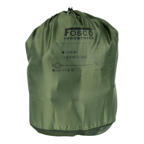 Outdoor buitendouche 12L met pomp6 De <strong>outdoor buitendouche 12L</strong> met pomp is de ultieme oplossing voor avonturiers die van gemak houden. Perfect om mee te nemen naar de <strong>camping</strong>, het <strong>strand</strong> of tijdens een <strong>hike</strong>. Deze slimme buitendouche werkt zonder elektriciteit: vul de zak met water, zet hem in de zon, en geniet van een <strong>warme douche</strong> waar je ook bent. De zak kan tot <strong>12 liter water</strong> bevatten en is ontworpen met handige <strong>meerdere handvatten</strong>, zodat je hem eenvoudig overal mee naartoe kunt nemen. Ook ideaal om je <strong>huisdier</strong> schoon te spoelen na een dag in de natuur. Let wel op dat de watertemperatuur niet hoger mag worden dan <strong>50 graden Celsius</strong>.