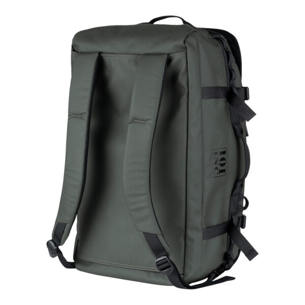 Duffle rugzak5 De <strong>Duffle Rugzak</strong> is jouw ideale metgezel voor reizen, sportieve activiteiten of dagelijks gebruik. Deze veelzijdige tas is ontworpen met een combinatie van functionaliteit, stijl en robuustheid, waardoor hij bestand is tegen intensief gebruik in uiteenlopende omstandigheden. Gemaakt van duurzaam <strong>100% polyester (900D)</strong> met een slijtvaste <strong>PU-laag</strong>, biedt deze rugzak uitstekende bescherming tegen vocht en slijtage. Met een royale capaciteit van <strong>45 liter</strong> en slimme organisatieopties, is deze duffle ideaal om al je spullen overzichtelijk en veilig op te bergen. De tas beschikt over meerdere vakken en handige functies zoals <strong>compressie straps</strong> en <strong>meerdere draagopties</strong>, zodat je hem gemakkelijk kunt aanpassen aan je behoeften.