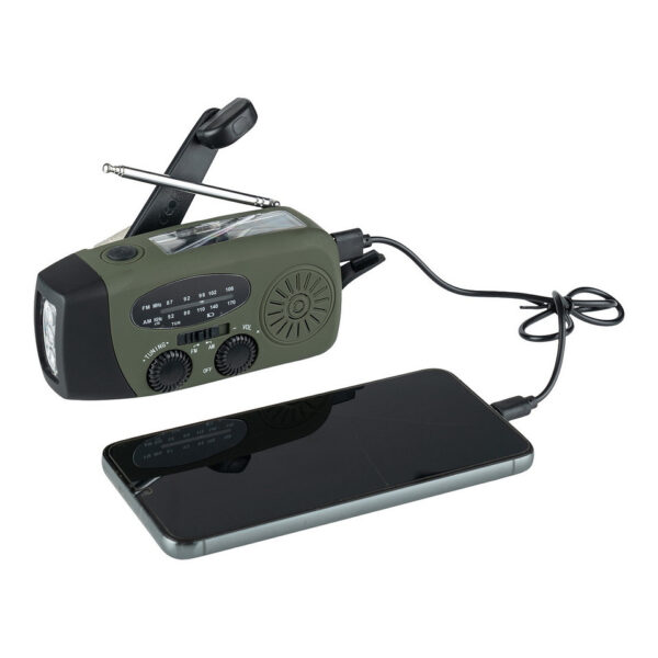 Fosco Noodradio3 De <strong>Fosco Noodradio</strong> is een onmisbare metgezel voor <strong>outdoor avonturiers</strong> en een ideale aanvulling op je uitrusting tijdens het kamperen of noodsituaties. Deze compacte en veelzijdige noodradio combineert functionaliteit met robuustheid en biedt alles wat je onderweg nodig hebt. Met handige functies zoals een <strong>LED-zaklamp</strong>, een <strong>FM/AM-radio</strong>, en een <strong>SOS-alarm</strong>, ben je altijd voorbereid, zelfs in onverwachte omstandigheden. Deze noodradio onderscheidt zich door zijn <strong>multifunctionele oplaadopties</strong>. Of je nu kiest voor <strong>handzwengel-opladen</strong>, <strong>zonne-energie</strong>, of een snelle oplaadbeurt via <strong>USB-C</strong>, je kunt erop vertrouwen dat je nooit zonder stroom zit. Bovendien is de <strong>flitsers-noodoplaadfunctie</strong> ideaal om je mobiele telefoon van energie te voorzien als dat nodig is. De Fosco Noodradio is <strong>IPX3 waterdicht</strong>, wat betekent dat hij spatwaterbestendig is en geschikt voor gebruik in lichte regen of vochtige omstandigheden. Met een maximaal vermogen van <strong>1,5 W</strong> biedt hij betrouwbare prestaties in compacte vorm. <ul> <li><a href="https://dump.dev.newagents.nl/wp-content/uploads/2024/11/Fosco-Noodradio-spec-sheet.pdf" target="_blank" rel="noopener">SpecSheet</a></li> <li><a href="https://dump.dev.newagents.nl/wp-content/uploads/2024/11/Fosco-Noodradio-CE-certificaat.pdf" target="_blank" rel="noopener">CE-Certificaat</a></li> </ul>