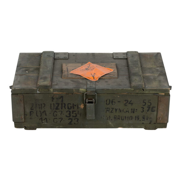 Leger Kist Hout 6 48 X 28 X 16 cm1 <div class="flex-shrink-0 flex flex-col relative items-end"> <div> <div class="pt-0"> <div class="gizmo-bot-avatar flex h-8 w-8 items-center justify-center overflow-hidden rounded-full"> <div class="relative p-1 rounded-sm flex items-center justify-center bg-token-main-surface-primary text-token-text-primary h-8 w-8"><strong>Leger Kist Hout #6 – 48 x 28 x 16 cm – Groen</strong></div> </div> </div> </div> </div> <div class="group/conversation-turn relative flex w-full min-w-0 flex-col agent-turn"> <div class="flex-col gap-1 md:gap-3"> <div class="flex max-w-full flex-col flex-grow"> <div class="min-h-8 text-message flex w-full flex-col items-end gap-2 whitespace-normal break-words text-start [.text-message+&]:mt-5" dir="auto" data-message-author-role="assistant" data-message-id="4ea9d606-764a-44e7-a7d0-6ce9113e97c3" data-message-model-slug="gpt-4o-mini"> <div class="flex w-full flex-col gap-1 empty:hidden first:pt-[3px]"> <div class="markdown prose w-full break-words dark:prose-invert light"> Deze stevige <strong>legerkist van hout</strong> is de perfecte oplossing voor zowel praktische opslag als decoratie met een stoere militaire uitstraling. Met een afmeting van <strong>48 x 28 x 16 cm</strong> biedt deze kist voldoende ruimte voor het opbergen van allerlei spullen, van gereedschap tot persoonlijke items. De <strong>groene kleur</strong> en robuuste houten constructie maken het een ideale keuze voor mensen die van een industriële en functionele stijl houden. </div> </div> </div> </div> </div> </div>