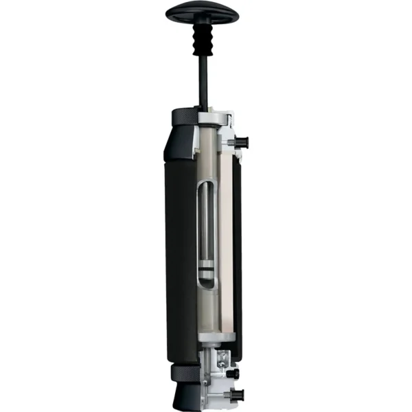 Pocket Filter 2 De klassieker van Katadyn. Meest gebruikte filter door de jaren heen. Deze robuuste filter is gemaakt van uiterst duurzame materialen en staat zijn mannetje onder de extreemste omstandigheden. Geschikt voor hoog volume, wereldreizen of expedities. Het met zilver geïmpregneerde keramische filter werkt effectief tegen bacteriën en protozoa. Capaciteit is tot 50.000 liter.